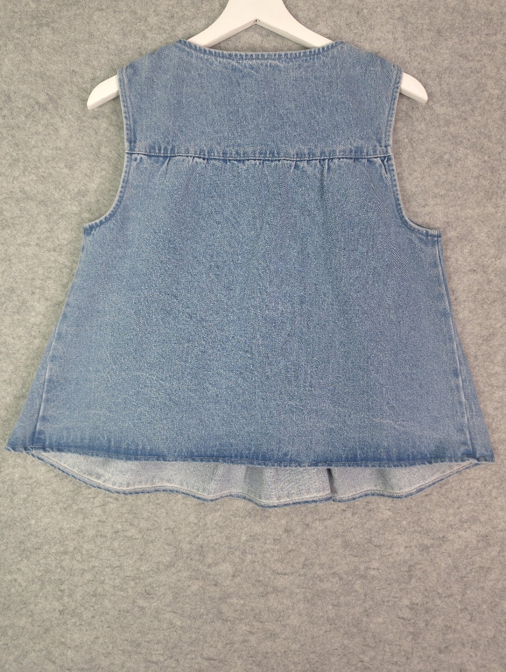 Mare Mare Light Wash Denim Shirred Sleeveless Top - Picture 6 of 10